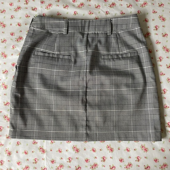 FASHION NOVA - Plaid Mini Skirt - Picture 7 of 7